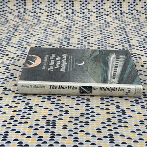 The Man Who Loved The Midnight Lady - Barry Malzberg - Doubleday -EX LIBRARY COPY image 3
