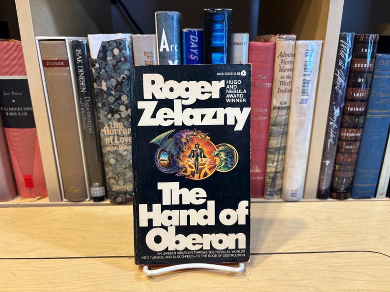 A Mão de Oberon - Roger Zelazny - Avon - Brochura imagem 1