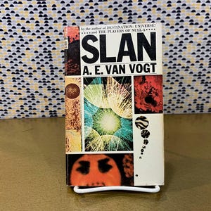 Slan - A. E. Van Vogt - Berkley Books - Paperback