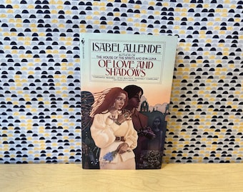 Of Love and Shadows - Isabel Allende - Vintage Paperback - Bantam Books Edition