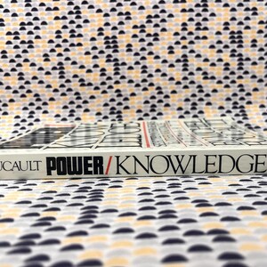 Power/Knowledge: Selected Interviews & Other Writings 1972-1977 - Michael Foucault - Pantheon Books- Paperback image 3