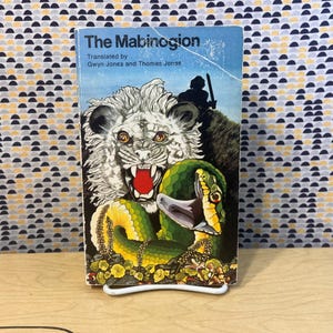 The Mabinogion - Translated by Gwyn Jones & Thomas Jones - Dent Dutton Books - Paperback