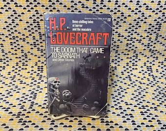 H.P. Lovecraft - The Doom That Came to Sarnath - Vintage Paperback Book - Ballantine Horror Edition