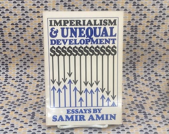 Imperialism & Unequal Development - Samir Amin - livre de poche vintage - édition de presse revue mensuelle