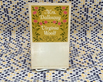 Mrs. Dalloway - Virginia Woolf - Vintage Paperback Book - Harvest Books Edition