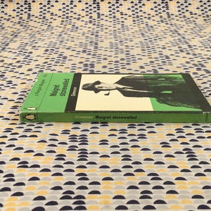 Maigret Stonewalled - Simenon - Penguin Maigret - Paperback image 3