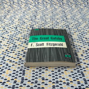 The Great Gatsby - F. Scott Fitzgerald - Vintage Paperback Book - Scribners Ed image 4