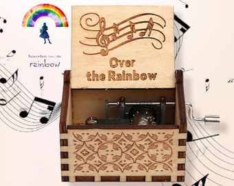 Somewhere Over The Rainbow Spieluhr-Thema, Musiktruhe aus Holz, graviert, handgefertigtes Vintage-Geschenk