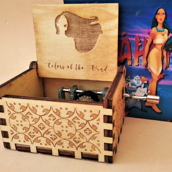 Pocahontas Boîte à musique Couleurs du vent Thème Coffre à musique en bois gravé cadeau vintage fait à la main