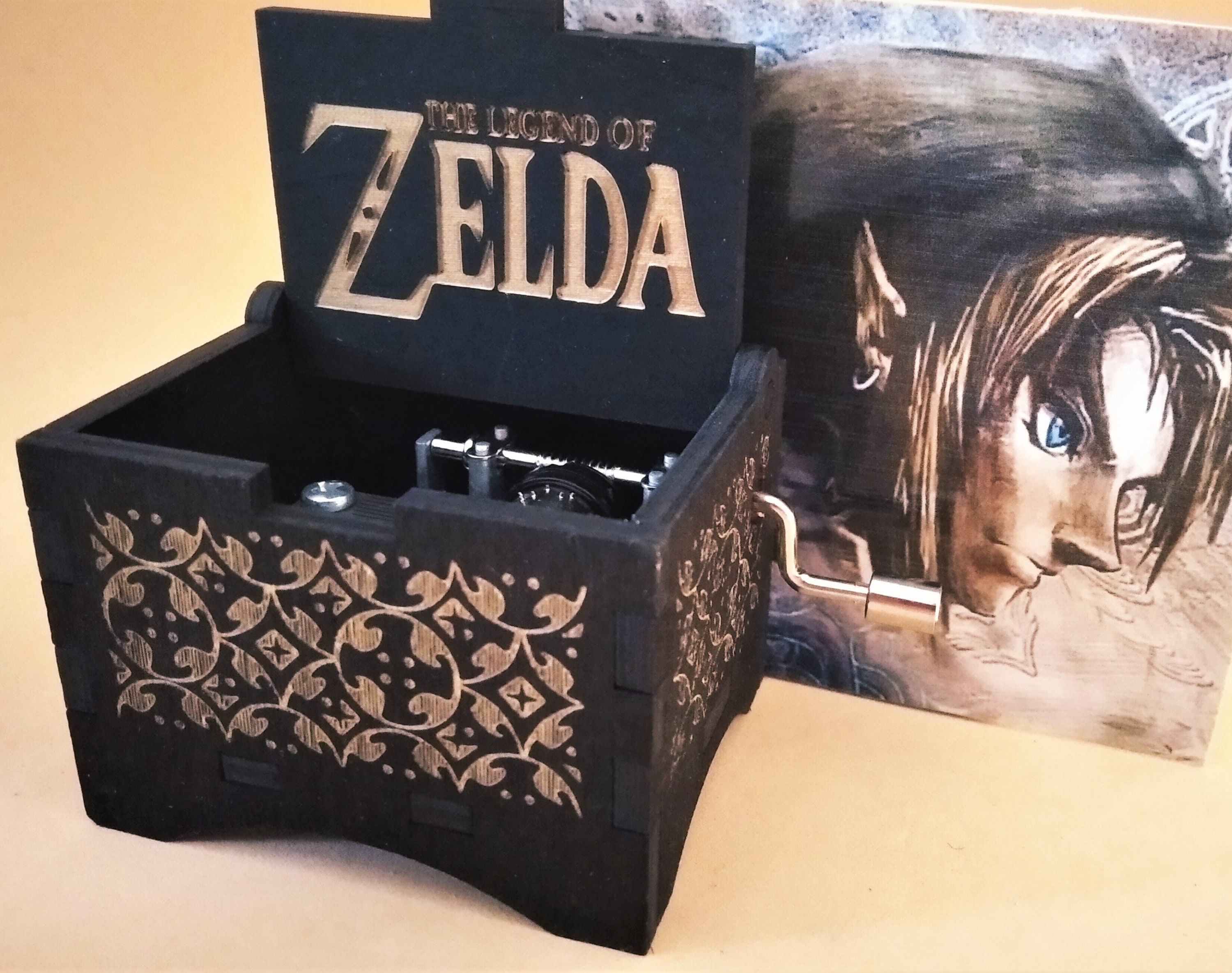 Zelda Music Box Thème Coffre à musique en bois gravé fait à la main vintage  Cadeau NOIR -  France