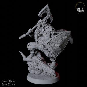 Victorious Northman Barbarian Viking Chief Miniature for D&D, Dungeons and Dragons, Pathfinder and many other tabletop games