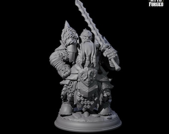 Könnte beinhalten: Eine graue Plastik-Miniaturfigur eines Zwergenkriegers, der eine Rüstung trägt und ein Schwert hält. Die Miniatur ist im Maßstab 1:32 und steht auf einer 25 mm großen Basis. Die Miniatur ist für Tabletop-Spiele konzipiert.