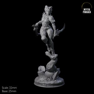 Stabbing Tiefling Rogue or Fighter Miniature for D&D, Dungeons and Dragons, Pathfinder and many other tabletop games