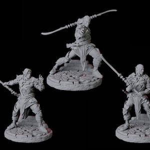 Puede incluir: Una miniatura gris de un guerrero elfo impreso en 3D sosteniendo una lanza. La miniatura está en posición de combate y está de pie sobre una base circular.