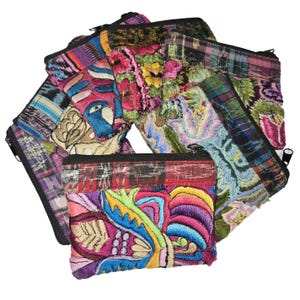 Handmade Coin Purse, Small Zippered Bag Made with Guatemalan Textiles, Guatemalan purse, Multicolored bag, Jewelry Pouch 5&quot; x 4&quot;