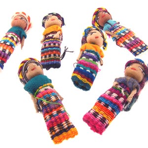 Drei Sorgenpuppen handgefertigt zum Stressabbau - Miniatur-Luck-Amulette, kleine Ärgerpuppen, individuell gefertigte Glücksbringer