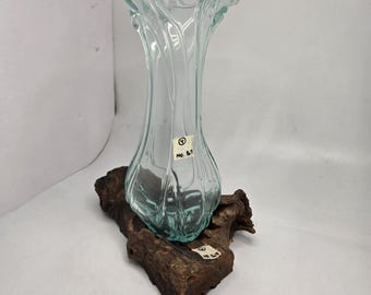 Escultura de vidrio soplado a mano sobre madera de teca flotante – Jarrón artístico bohemio hecho a mano