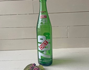 Vintage 1970's Diet 7up Bottle, 16 oz // Green Bottle Collector, Pop Bottle Collector // Perfect Gift