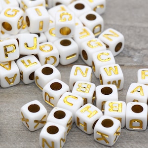 200pcs Alphabet Beads,7mm White Cube Beads,mixed Color Letters-acrylic  Beads-plastic Beads With 4mm Diameter Hole 