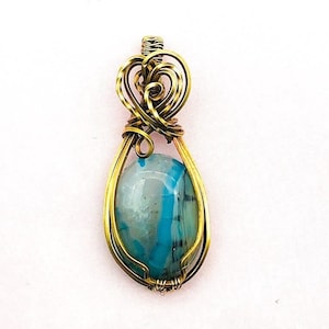 Wire Wrapped Dragons Vein Agate Pendant in Golden Jewellers Brass, Agate Necklace, 12th Anniversary Gift for Wife