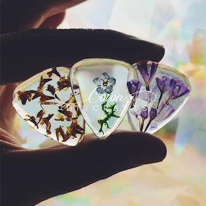 Guitar Plectrum Silicone Mold-Guitar Pick Resin Mold-Triangle Jewelry Pendant Mold-Epoxy Resin Craft Mold-Gift for Guitar Player