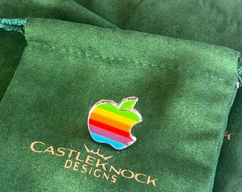 Apple Macintosh Suit Pin Vintage Tech Accessory Handcrafted Unique Gift for Tech Enthusiasts Retro Computer Brooch Ideal for Formal Wear