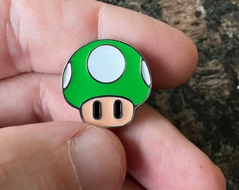 Mushroom Mario 1UP Suit Pin/Lapel