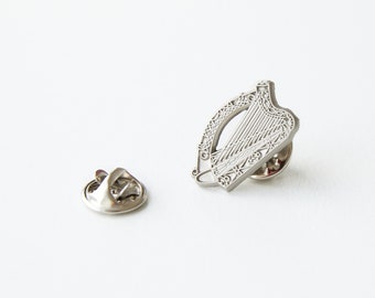 Irish Harp Suit Pin Silver Elegant Accessory for Every Occasion Handcrafted Irish Suit Pin Unique Irish Gift Ideal for Formal Events