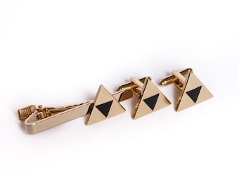 Legend of Zelda Cufflinks Tie Clip Gaming Accessory Zelda-Inspired Jewelry Unique Gift for Gamers Stylish Tie Bar and Cufflink Set