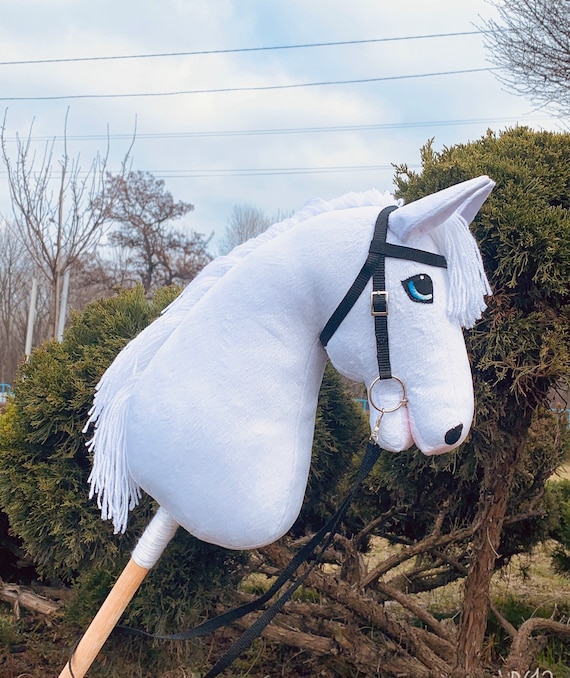  Handmade hobbyhorse White Spotted Beauty/Stickhorse/hobby horse  : Handmade Products