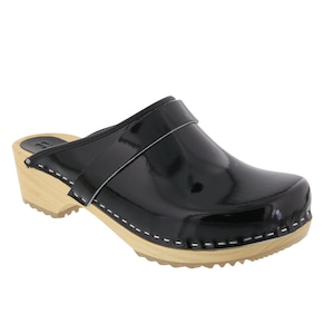 Leia Classic Wood Clogs in Black Patent Leather