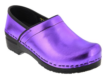 BJORK Professional Mia Magenta Metallic Leather Clogs