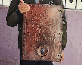Libro de las Sombras, Grimorio de Cuero, Diario de Cuero, Libro Mágico, Diario Celta Morrigan, Libro de Cuero, Cuaderno de Viaje, Regalo de Navidad