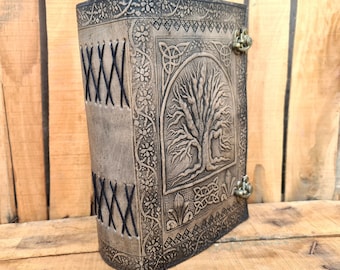 Diario grande de cuero con el Árbol de la Vida en relieve, 600 páginas