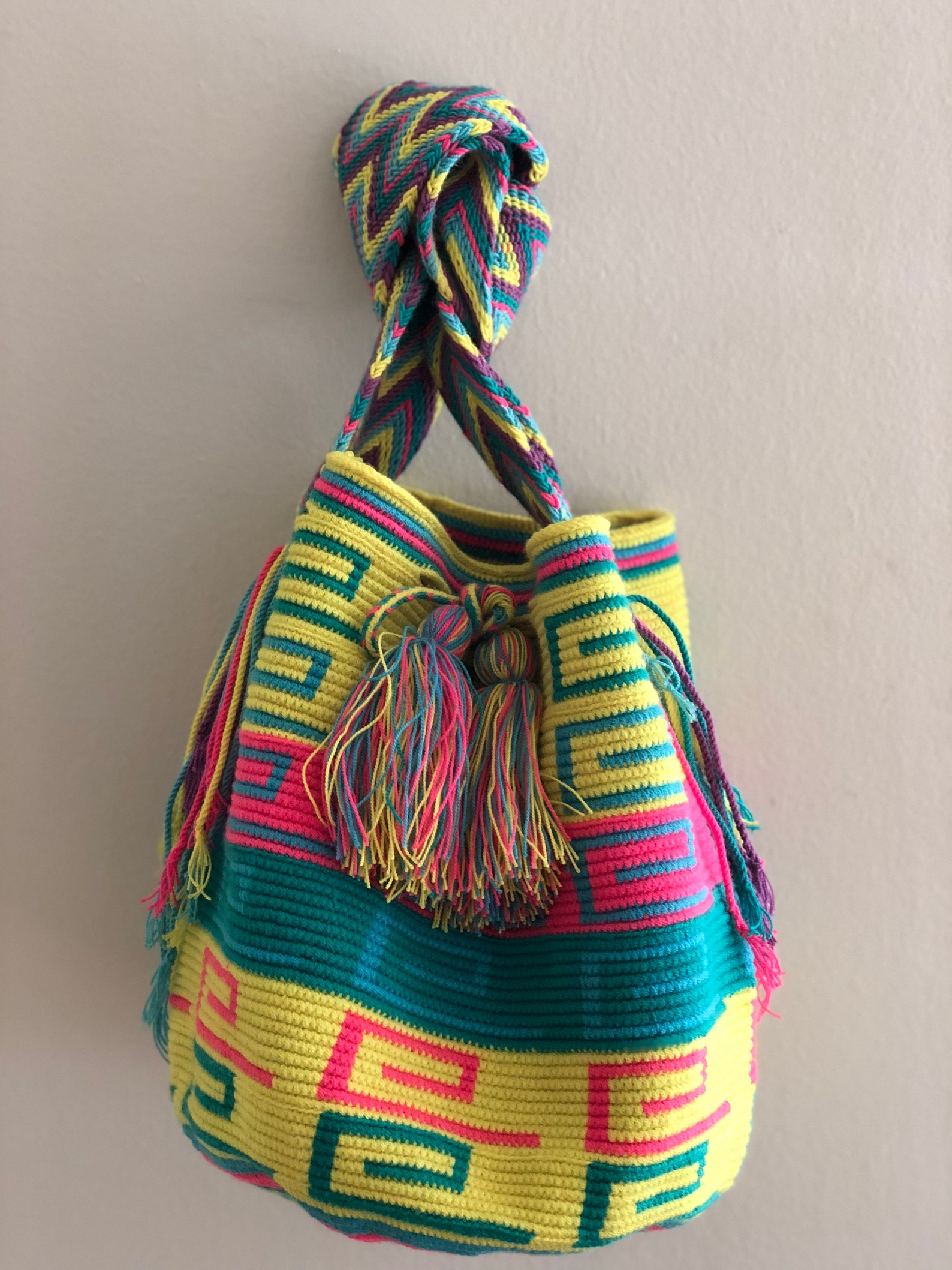 Authentic Colombian Wayuu shoulder bag. Multi-color Wayuu bag. | Etsy