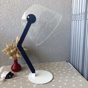3D Optical Illusion Table Lamp - Modern "ZIGGi Style" Design - Blue Wooden Arm & White Base - USB LED Light