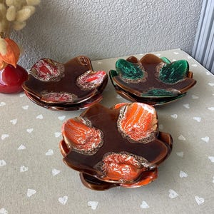 Vallauris free-form dessert bowls - handmade shaping and decoration