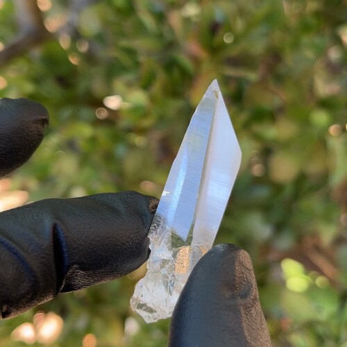 Colombian Lemurian Quartz point shops - 14g