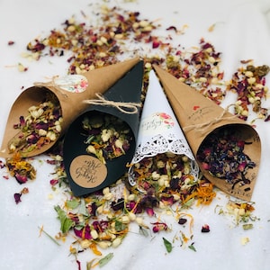 Kraft Flower Wedding Toss Cones, Sachets, Confetti Cones, DIY Kit, Wedding Confetti , Ceremony Flower Confetti Toss, Music cone, Black Cone