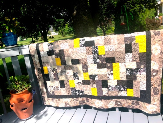 reverse 9 patch quilt