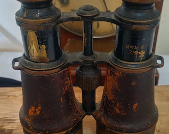 Prismáticos MK V SPL del Ejército Británico de la Primera Guerra Mundial: Lacombe Paris, de dotación militar, marcados con una flecha ancha.