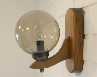 Vintage Holz Wandlampe / Made in Jugoslawien 80er Jahre / Mid Century Modern Beleuchtung / Rauchglas Space Age Beleuchtung