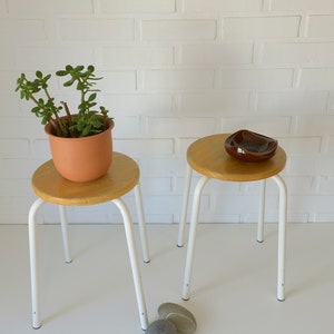 Paire de tabourets empilables vintage / Mid Century Modern / Space Age / Plant Stand 1970's