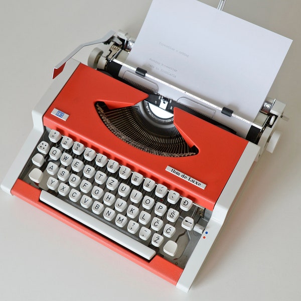 Vintage Red Working Typewriter / Mid Century Modern / Made in Yugoslavia 1980s / Portable Typewriter