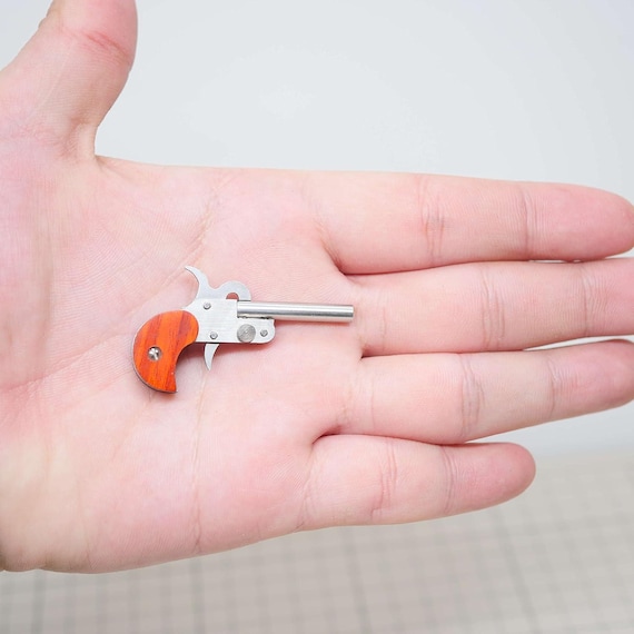 Miniature Derringer 2mm Pinfire Gun Key chain Model with Bullet ShellS berloque