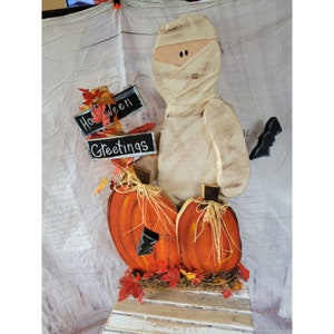 Momia de madera calabaza Halloween césped gran decoración de otoño