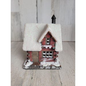 Rustic red house ceramic snow fall glitter xmas decor