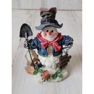 Ceramic Gardener shovel mistletoe wagon xmas figure