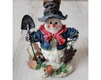 Ceramic Gardener shovel mistletoe wagon xmas figure