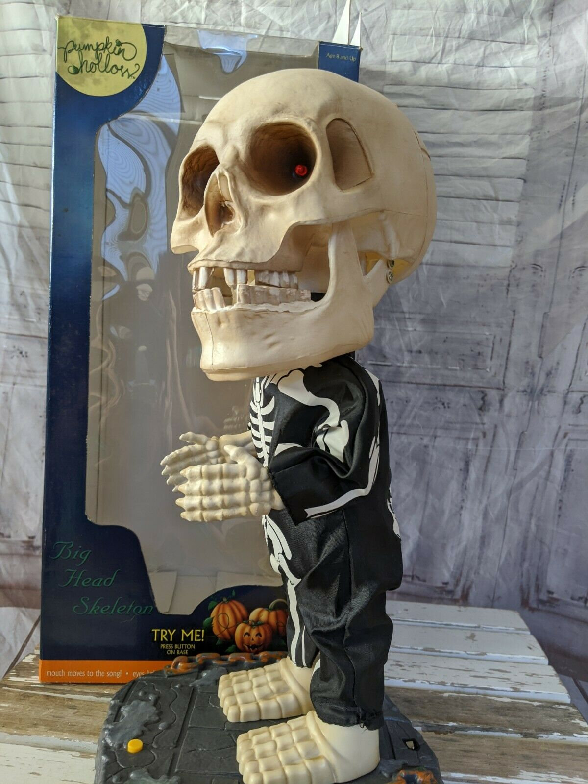 Lemax Pumpkin Hollow Big Head Skeleton Lights Sound Sings